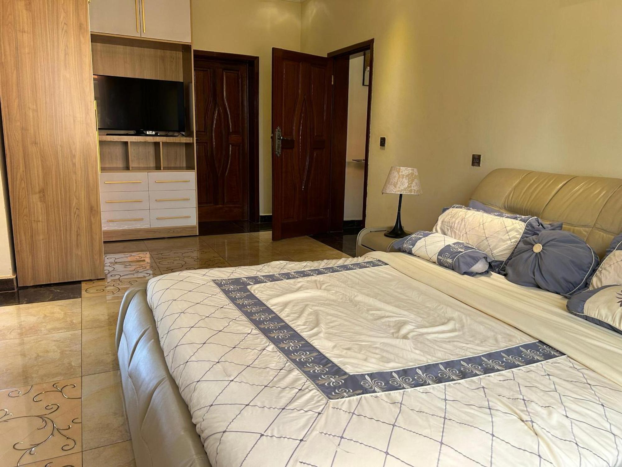 The Vibrant Lodge Gacuriro Kigali Exterior foto